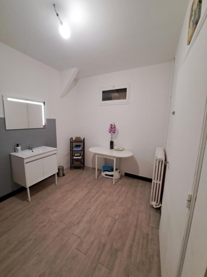 L'Oasis Apartman Mouleydier Kültér fotó